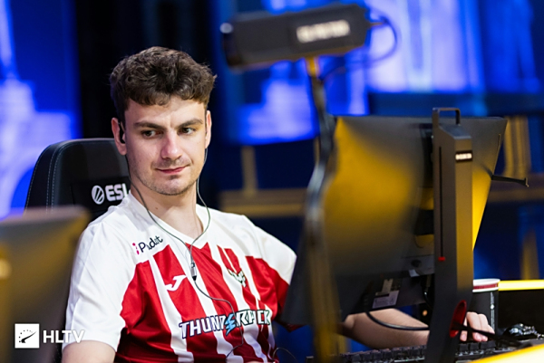 疑为那些奋 疑为那些奋