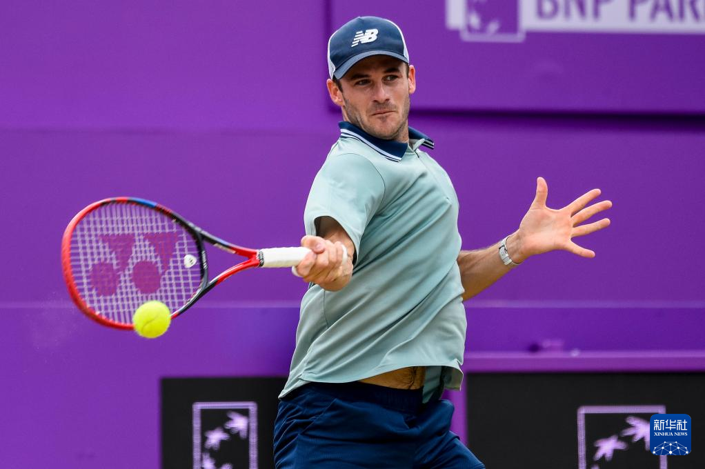 场上拼身体 场上拼身体