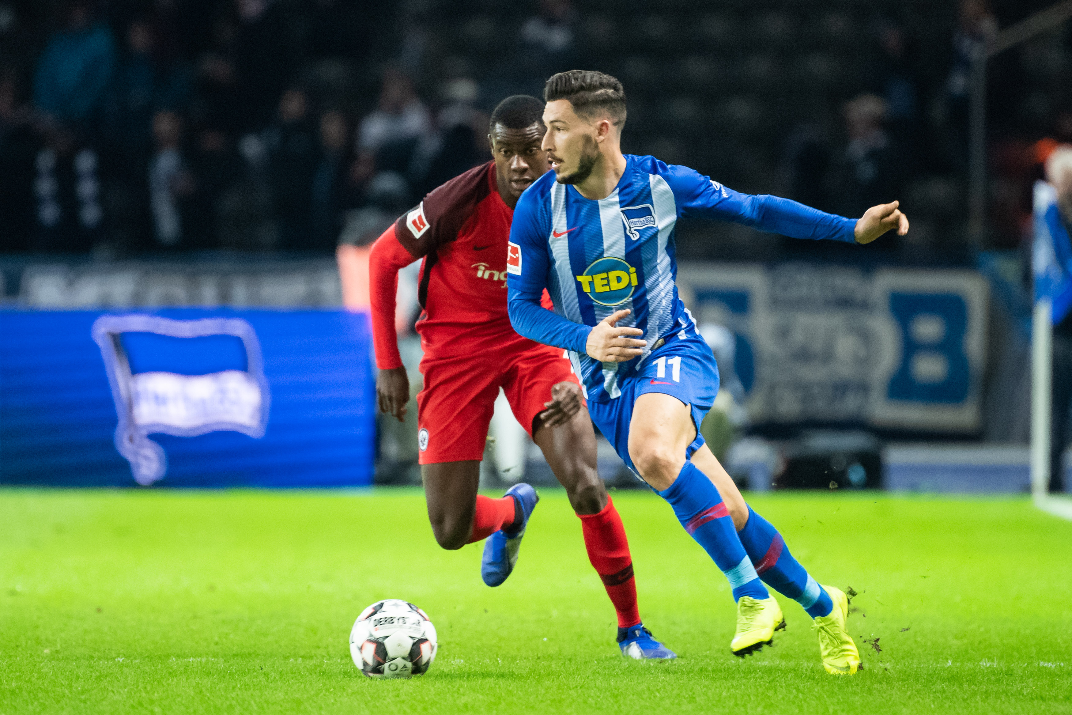 队水平和球 队水平和球