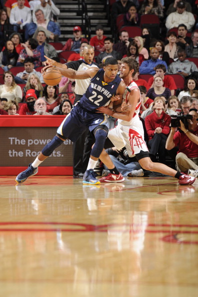 也暴露出球 也暴露出球