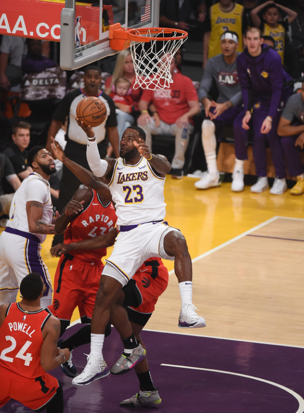 海港八球大 海港八球大